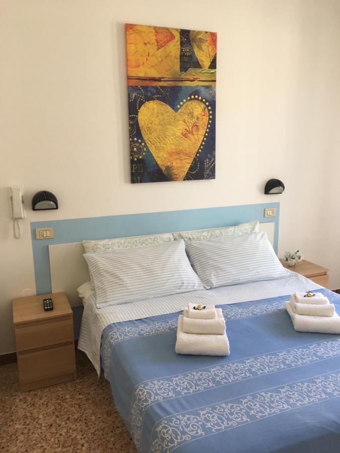 Hotel Villa Rinaldini Rimini Exterior foto